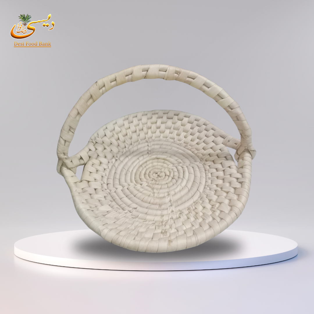 Handwoven Palm Leaf Basket with Handle – Natural Finish